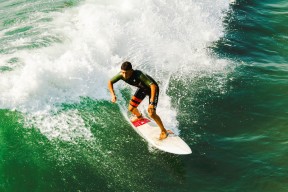 开云体育链接-曼联新援表现抢眼，期待带领球队冲击欧冠，曼联最新引援目标