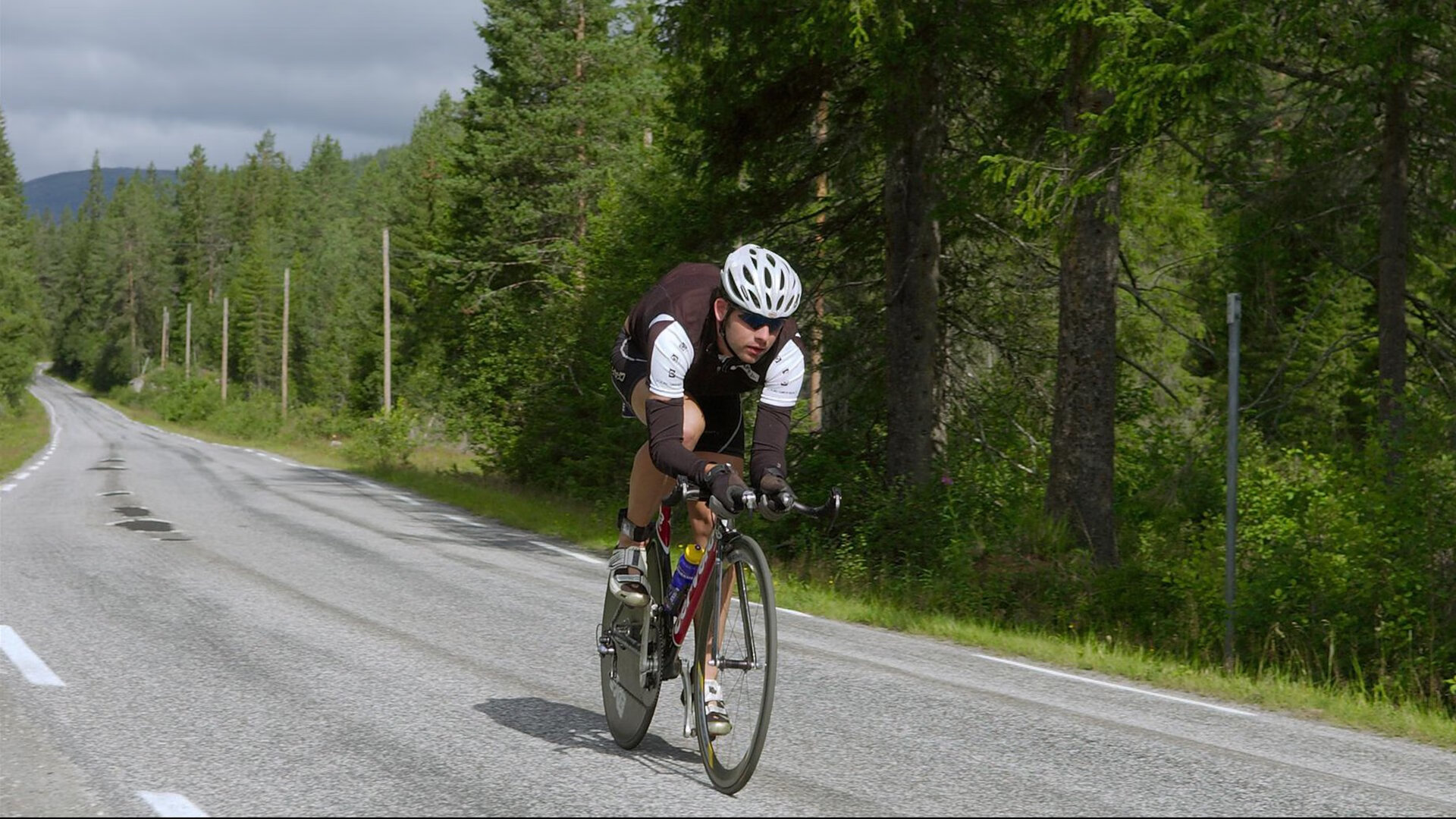 福登的传球节奏控制让曼城进攻更具韧性，福登曼城集锦